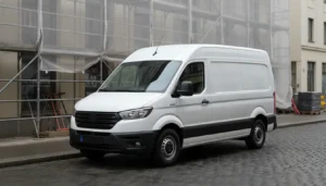 Fiat Talento : fourgon utilitaire blanc de trois quarts avant
